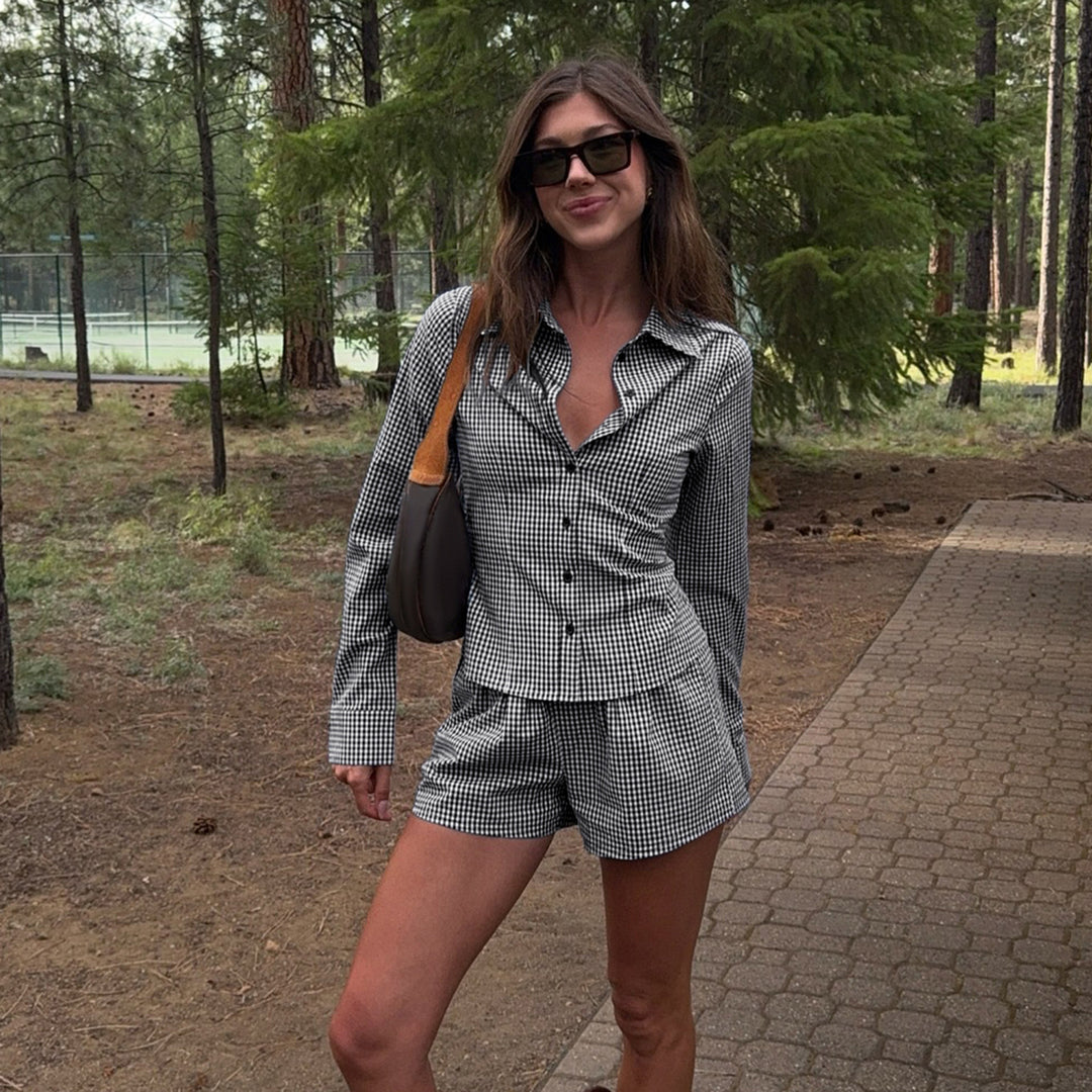Women nan two-piece Vichy set with tailored blouse jacket with princess seams and high waist shorts Mune Fashion