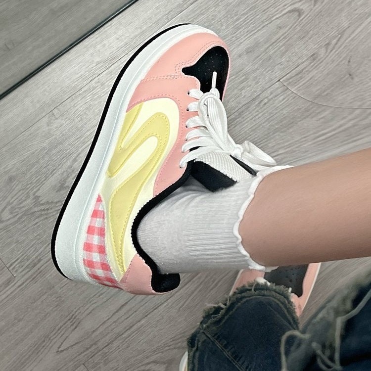 Women's sneakers with fashionable check details and breathable outsole Mune Fashion