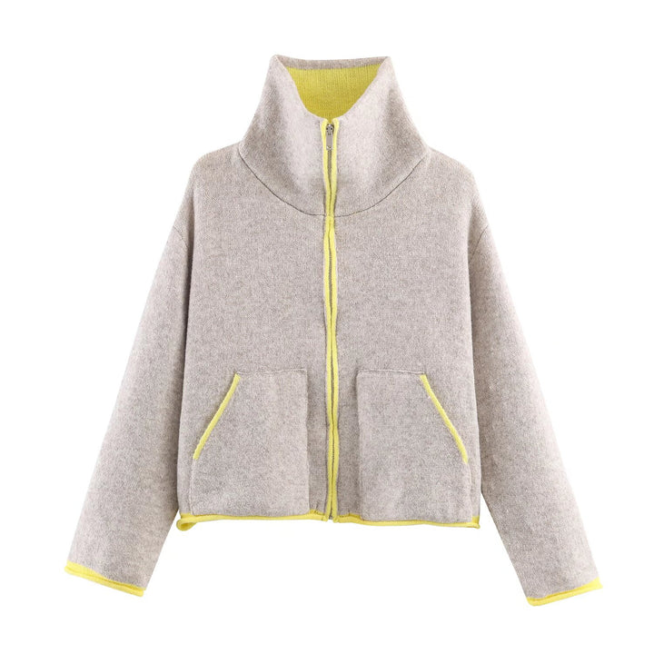 Women's short fleece jacket with high stand-up collar, full zip and patch pockets Mune Fashion