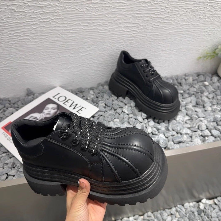 Women's Chunky Sneaker with robust profile and stylish seam details Mune Fashion