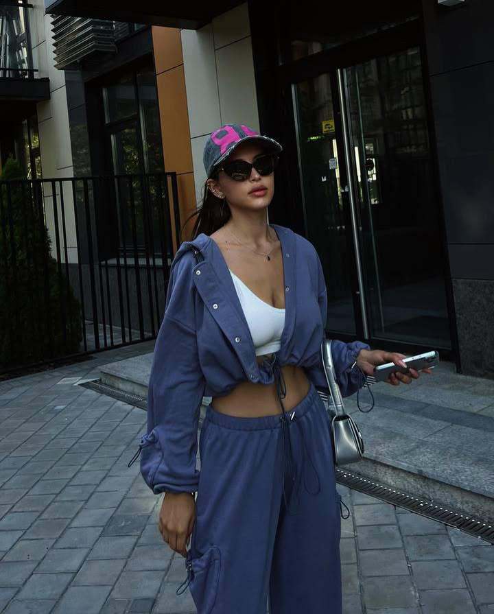 Women's loungewear set with oversized hoodie and high-waisted sweatpants Mune Fashion