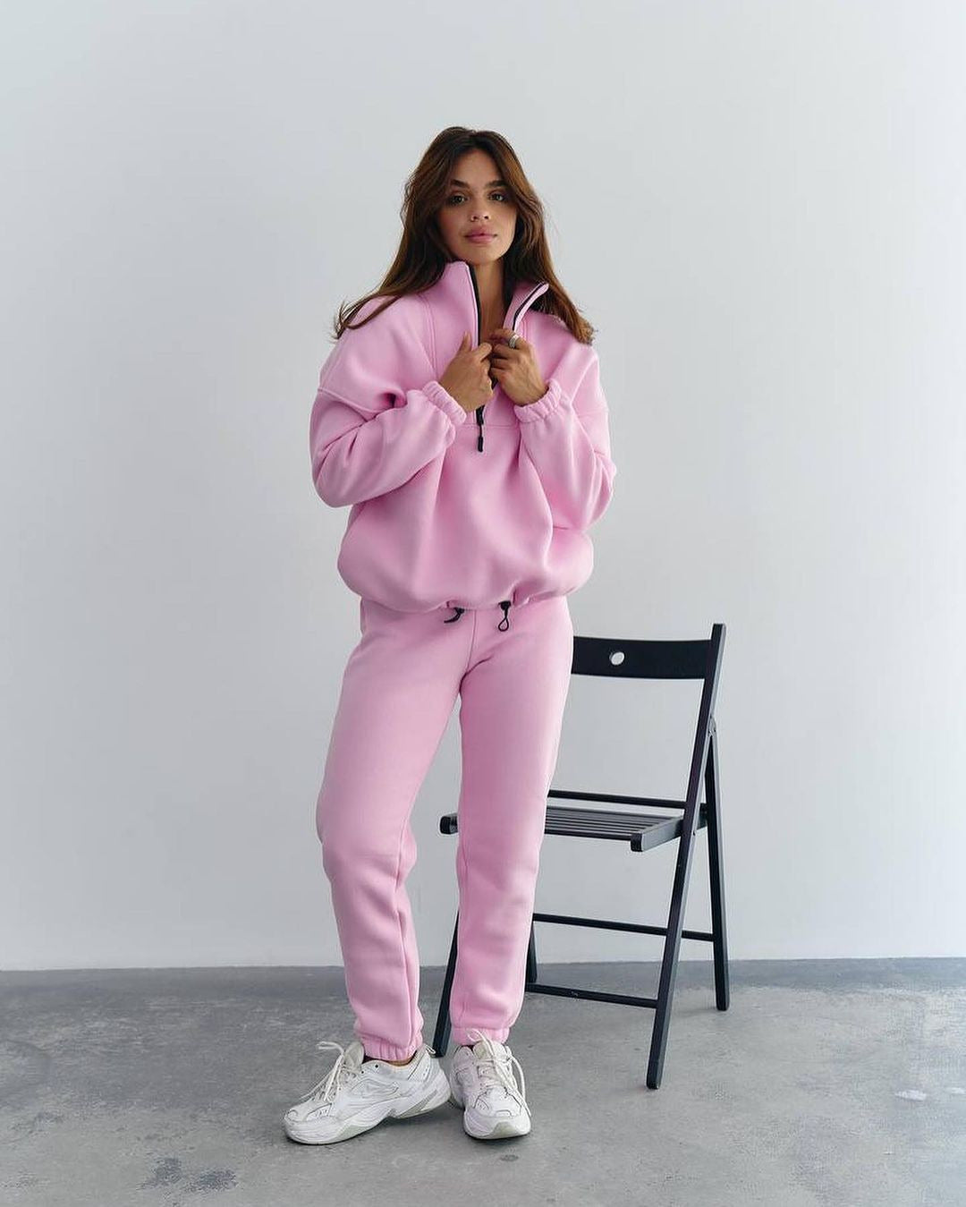 Women's athleisure two-piece set made of thick French terry with a high collar, half zipper, and drawstring pants Mune Fashion
