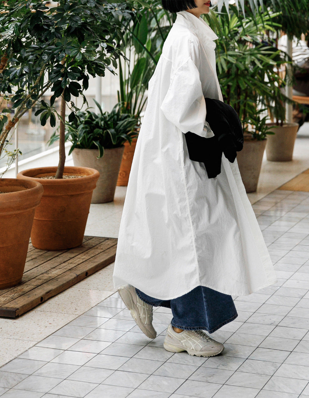 Women Oversize Shirt Dress with Long Hem and Concealed Button Placket Mune Fashion
