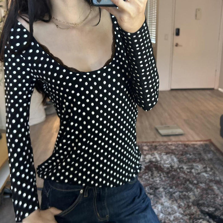 Women's figure-hugging polka dot long sleeve with lace trim and subtle gathering detail Mune Fashion