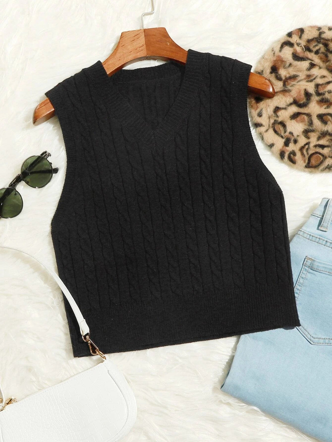 Women Classic Cable Knit Vest with Slim Fit and V-Neck Mune Fashion
