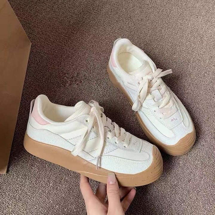 Women's Comfortable Sneakers with Breathable Surface Structure and Cushioning Sole Mune Fashion