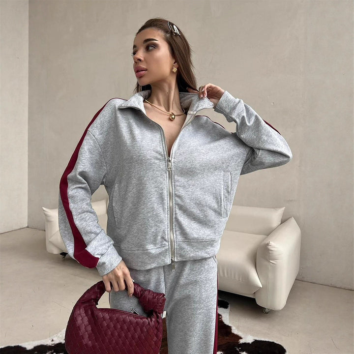 Women's loose zip sweat set with hood, high waistband and side contrast stripe Mune Fashion