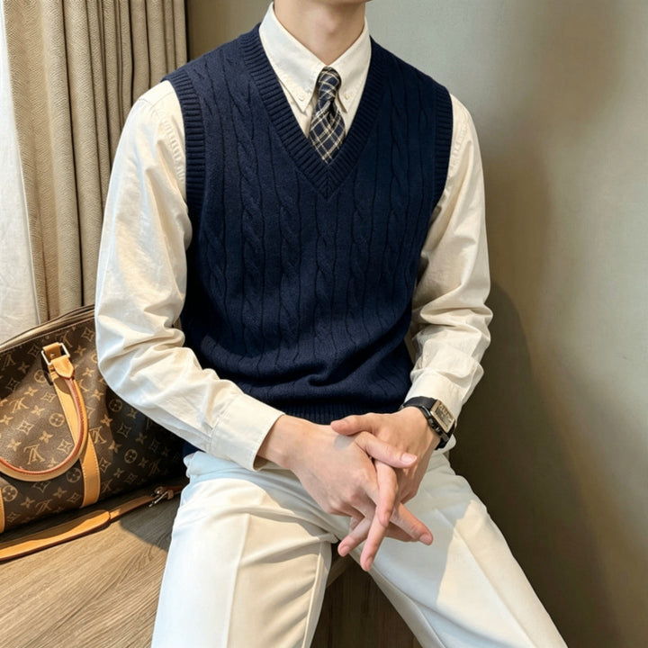 Men's Sleeveless Cable Knit Vest with V-Neck and Fine Rib Edge Mune Fashion