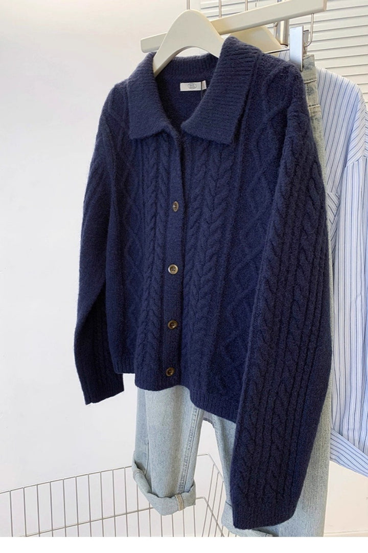 Women's cardigan with cable pattern, shawl collar and button placket Mune Fashion