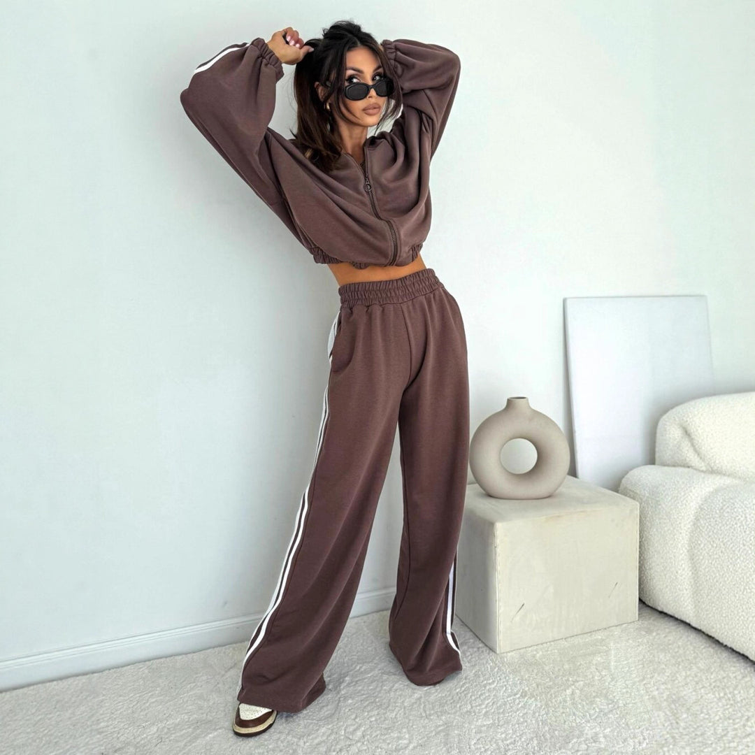 Women's cropped Zip-Hoodie with voluminous balloon sleeves and high-waist relaxed pants in sporty side stripe design Mune Fashion