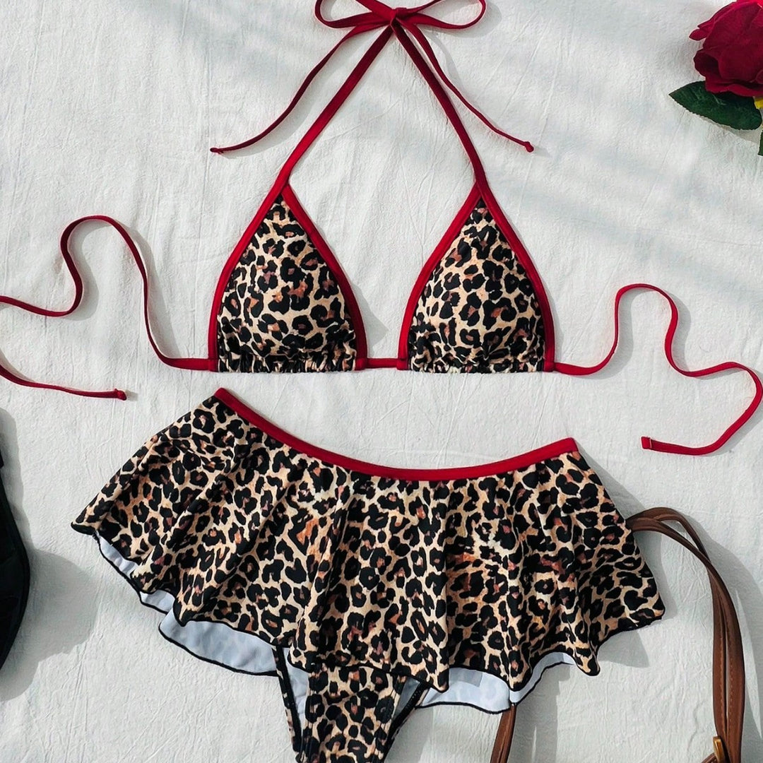 Women's triangle bikini with voluminous ruffle design Mune Fashion