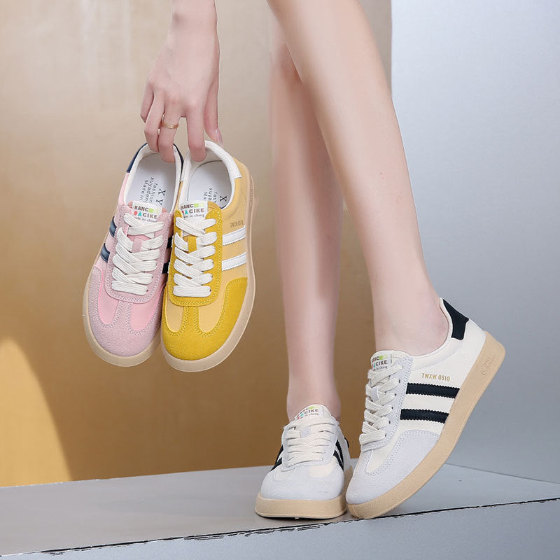Ladies sporty sneakers with fashionable stripes and cushioned sole Mune Fashion