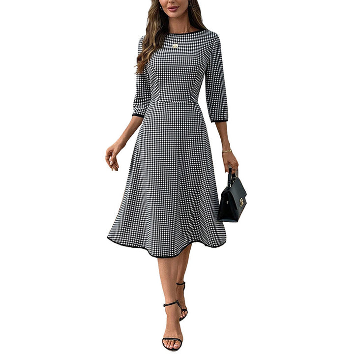 Women's midi dress with fitted A-line, three-quarter sleeves and Vichy check pattern
