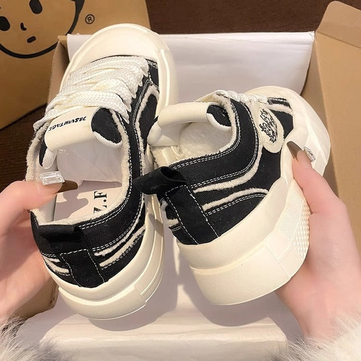 Women Exclusive Trend Sneakers with Soft Upper Material and Particularly Cushioned Sole Mune Fashion