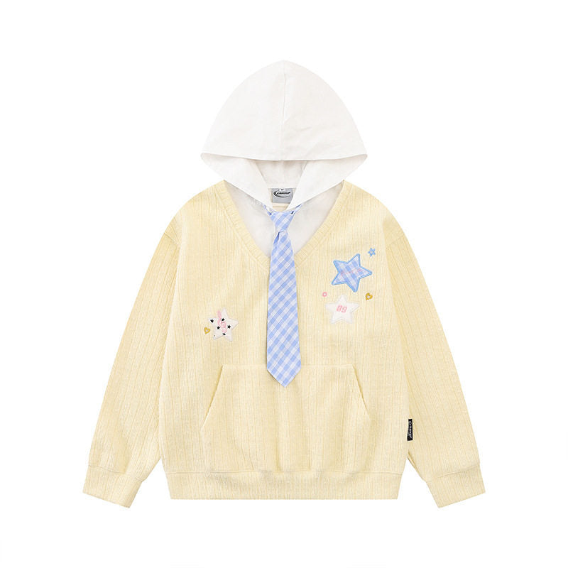 Women's hoodie with V-neck, attached tie application and star patches Mune Fashion