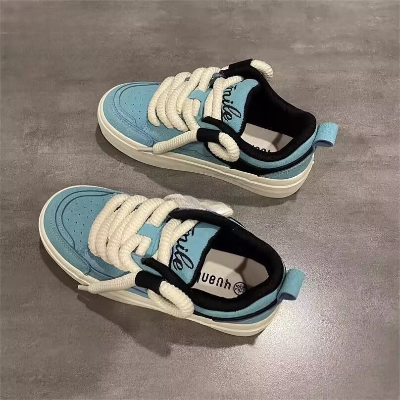 Women’s fashionable sneakers with ultra-light sole from Mune Fashion