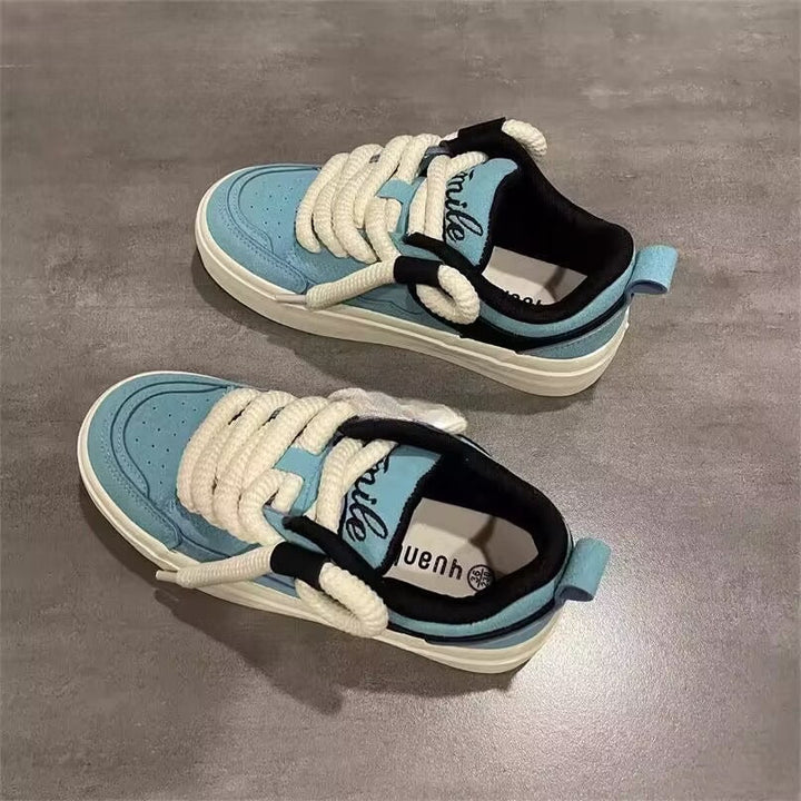 Women’s fashionable sneakers with ultra-light sole from Mune Fashion