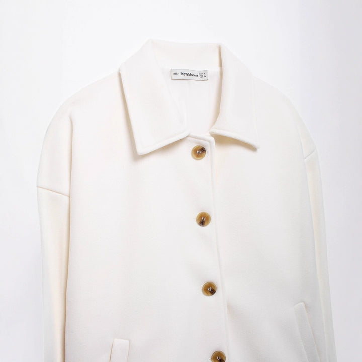 Women's short coat made of wool blend with oversized silhouette and concealed button placket Mune Fashion
