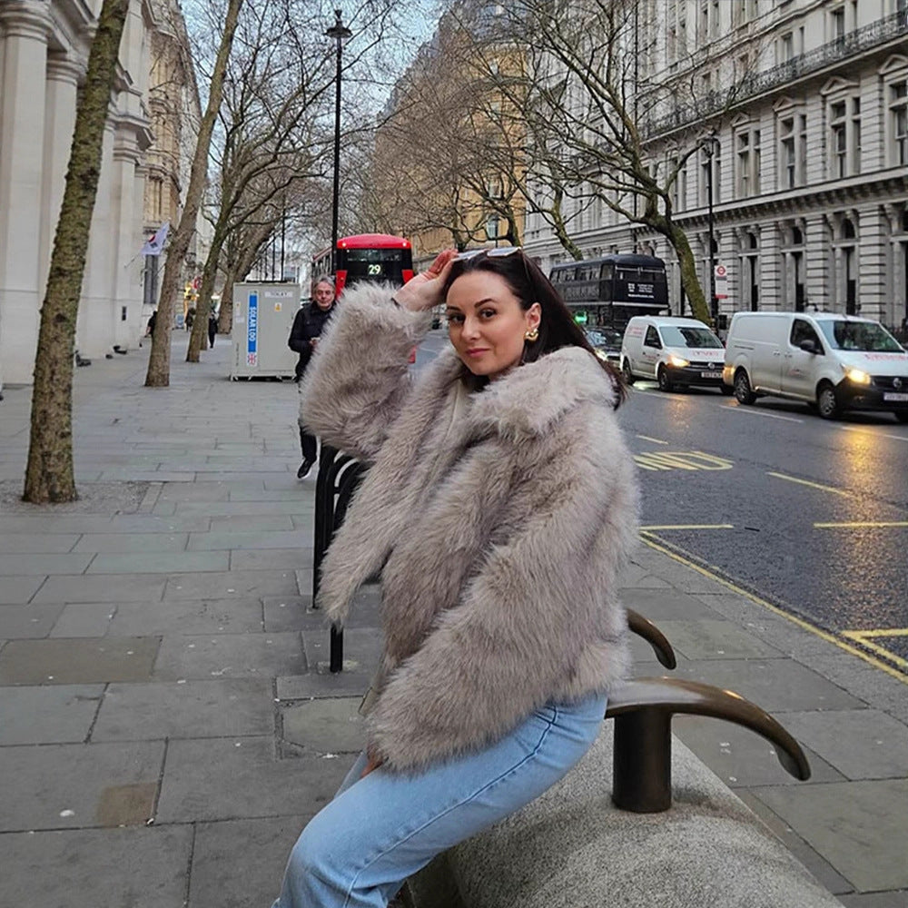 Women Short Boxy Jacket made of high-pile faux fur with high shawl collar Mune Fashion