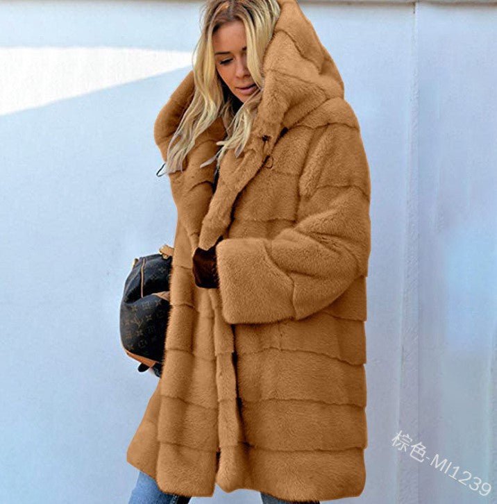 Women's oversized faux fur coat with hood and quilted panel design Mune Fashion