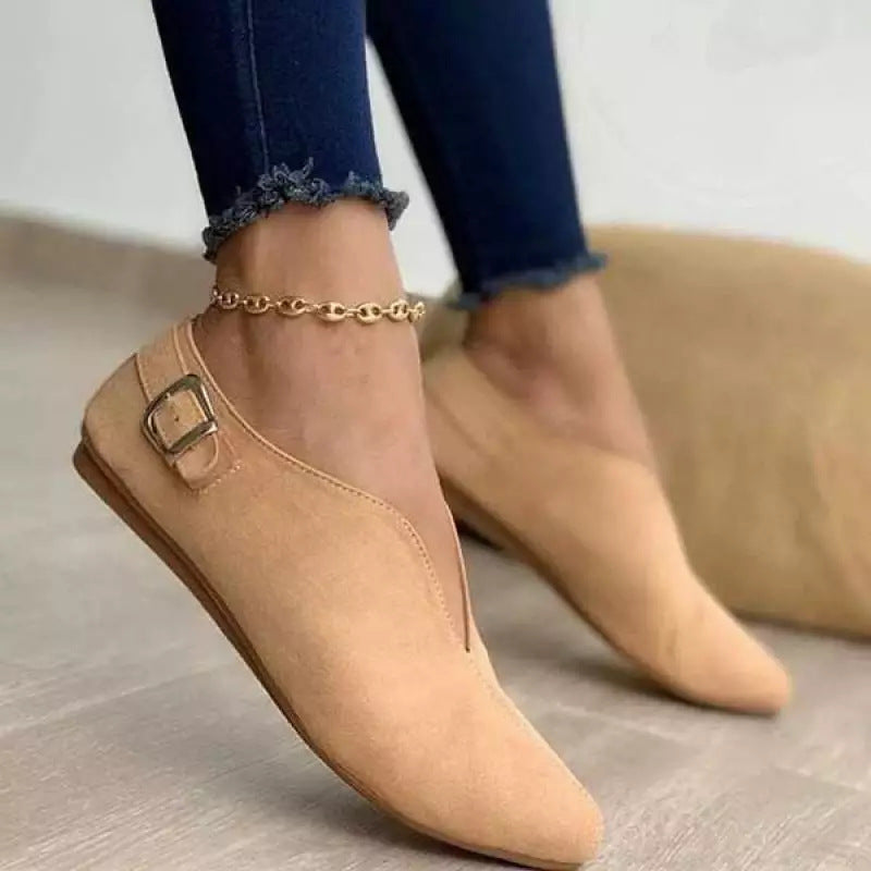 Women's pointed toe slippers with V-neckline and side metal buckle suede look Mune Fashion