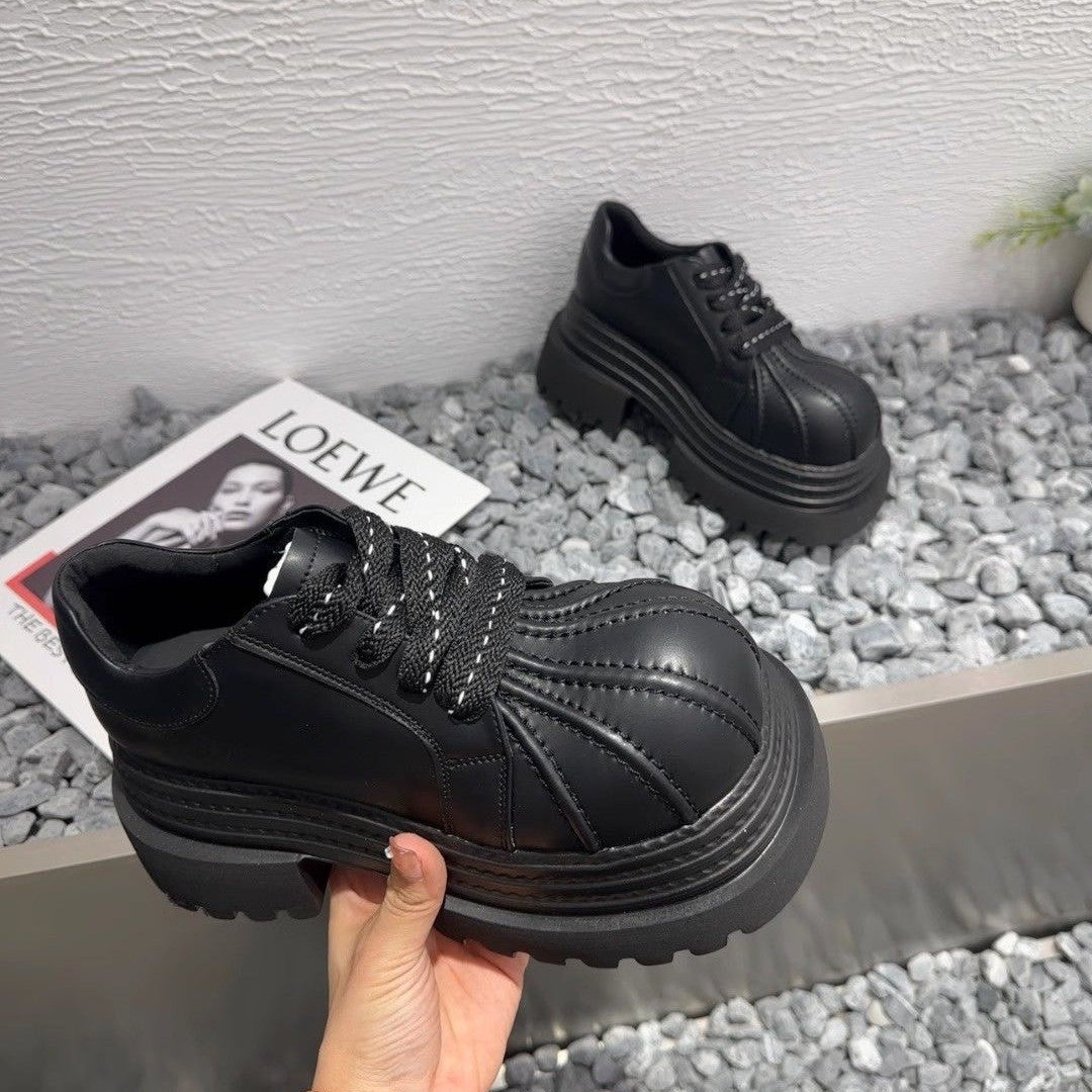 Ladies Fashionable Chunky Sneakers with Robust Platform Sole Mune Fashion