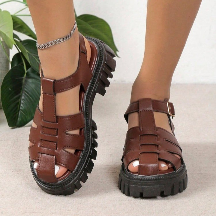 Women's buckle sandals in fisherman style with open toe and chunky profile sole Mune Fashion
