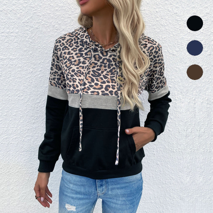 Women's hooded sweatshirt in block design with leopard pattern, kangaroo pocket and drawstring hood