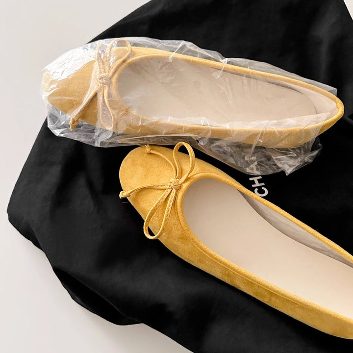 Women Ballerinas with delicate bow detail and high-quality suede Mune Fashion