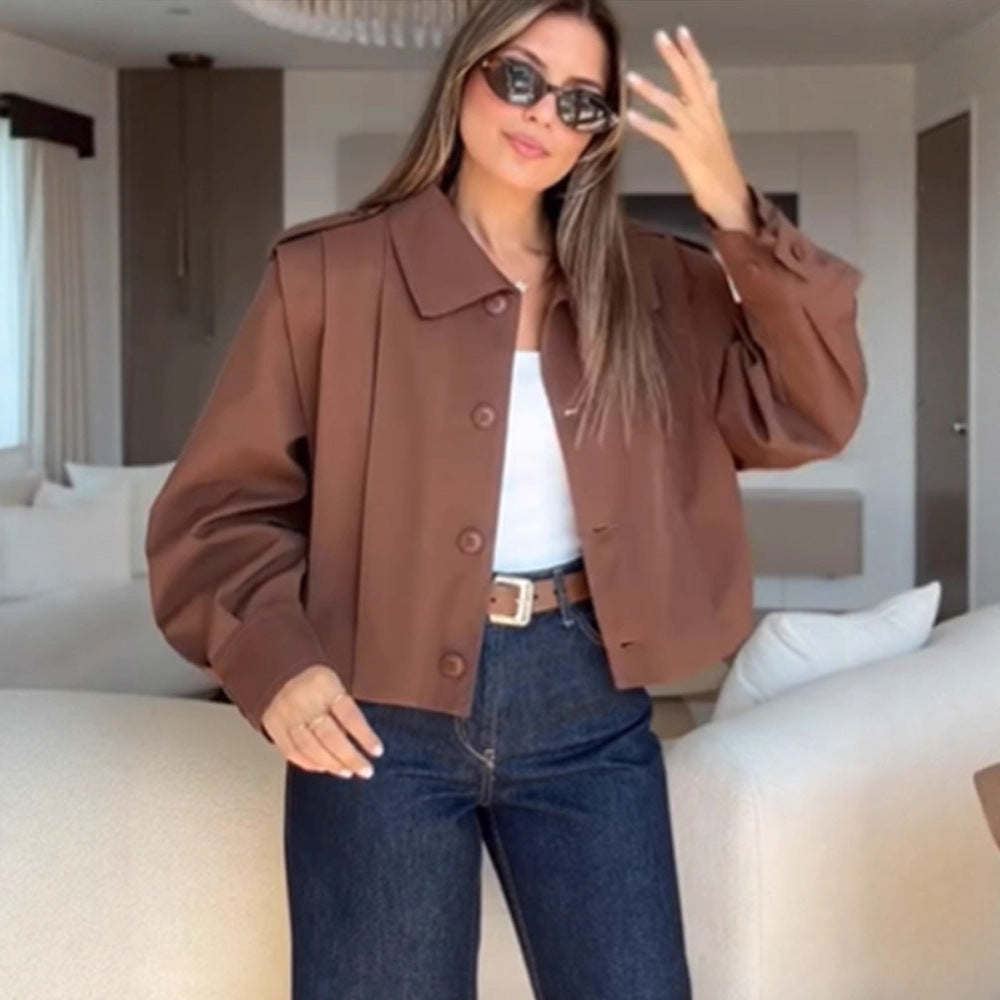 Ladies short boxy jacket with shoulder patches, boxy silhouette and buttoned front Mune Fashion