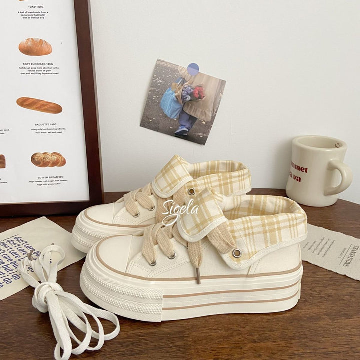 Women’s Platform Sneakers with Playful Check Pattern and Practical Lacing Mune Fashion