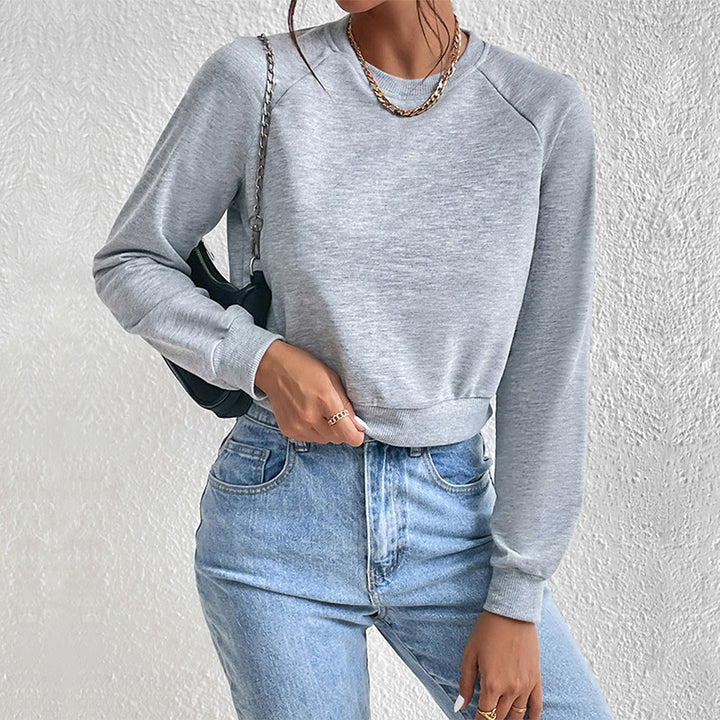 Women's Short Minimalist Sweatshirt with Raglan Sleeves and Ribbed Hem Mune Fashion