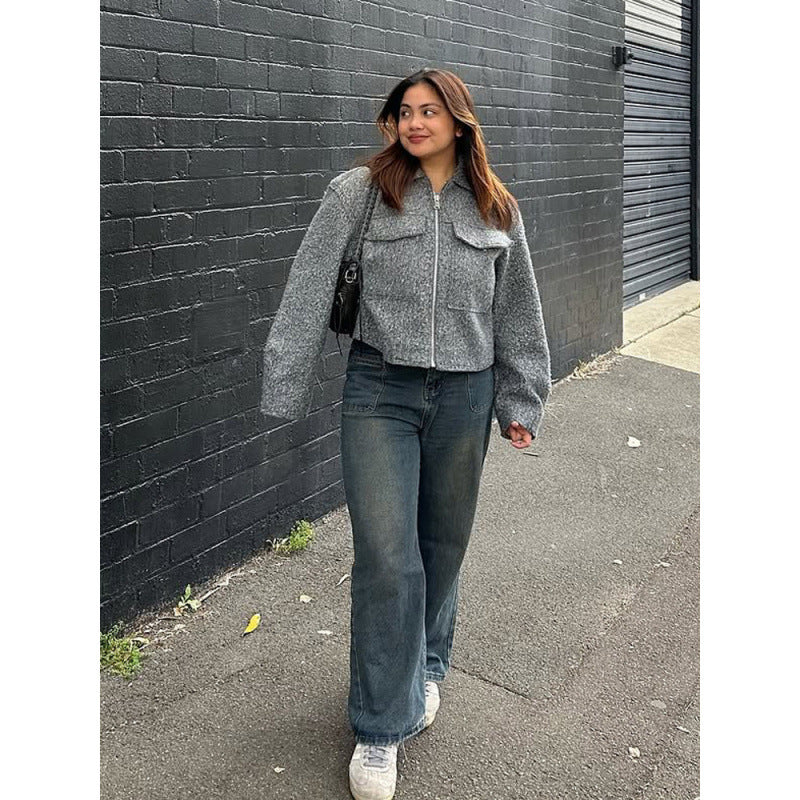 Women's short jacket in boxy cut with zipper, voluminous sleeves and patch chest pockets Mune Fashion