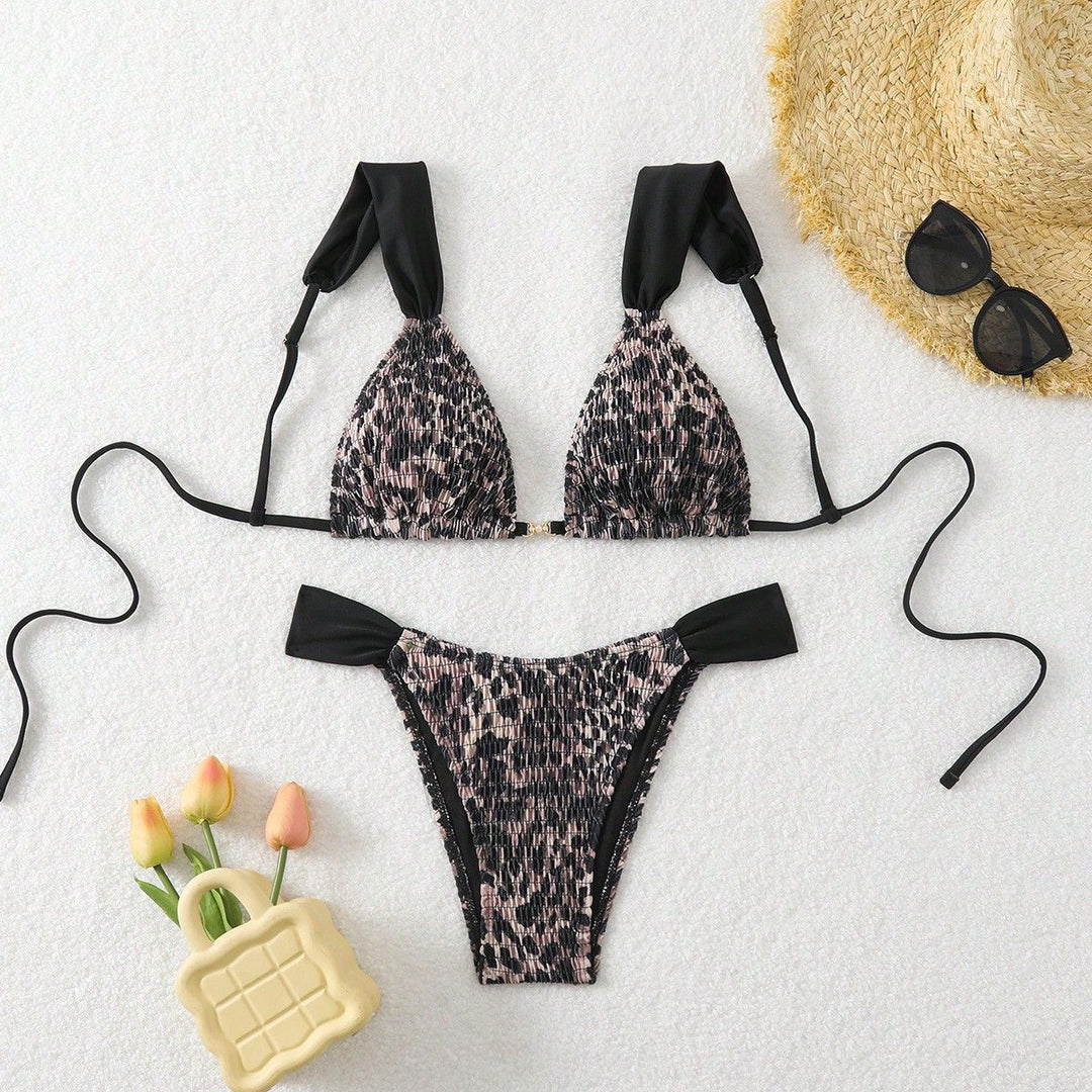 Women Triangle Bikini with Elegant Band Design Mune Fashion