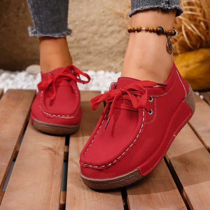 Women moccasin-style platform sneakers with suede texture, decorative hand stitching and cushioning profile sole Mune Fashion