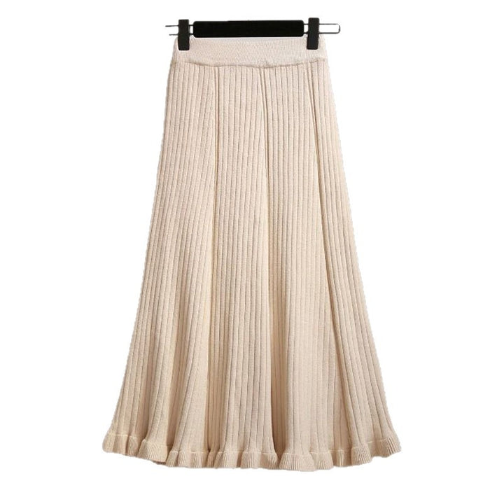 Women's Pleated Skirt with Voluminous Hem Mune Fashion