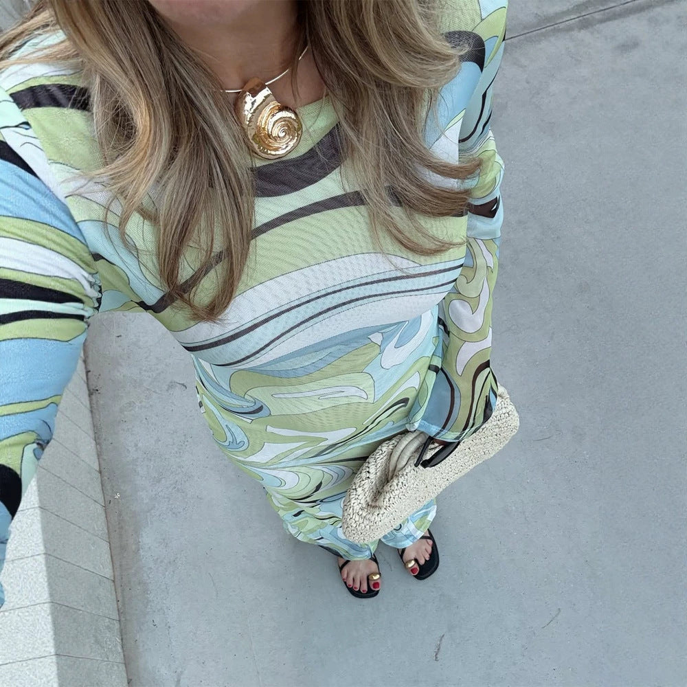 Women’s Long Sleeved Maxi Dress with Abstract Retro Print & Matching Headscarf Mune Fashion