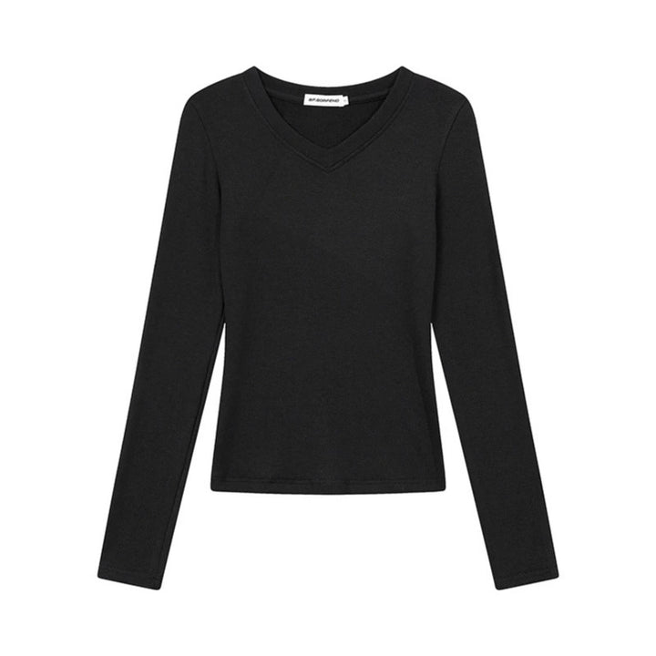 Women's long sleeve shirt with V-neck and fitted slim-fit style