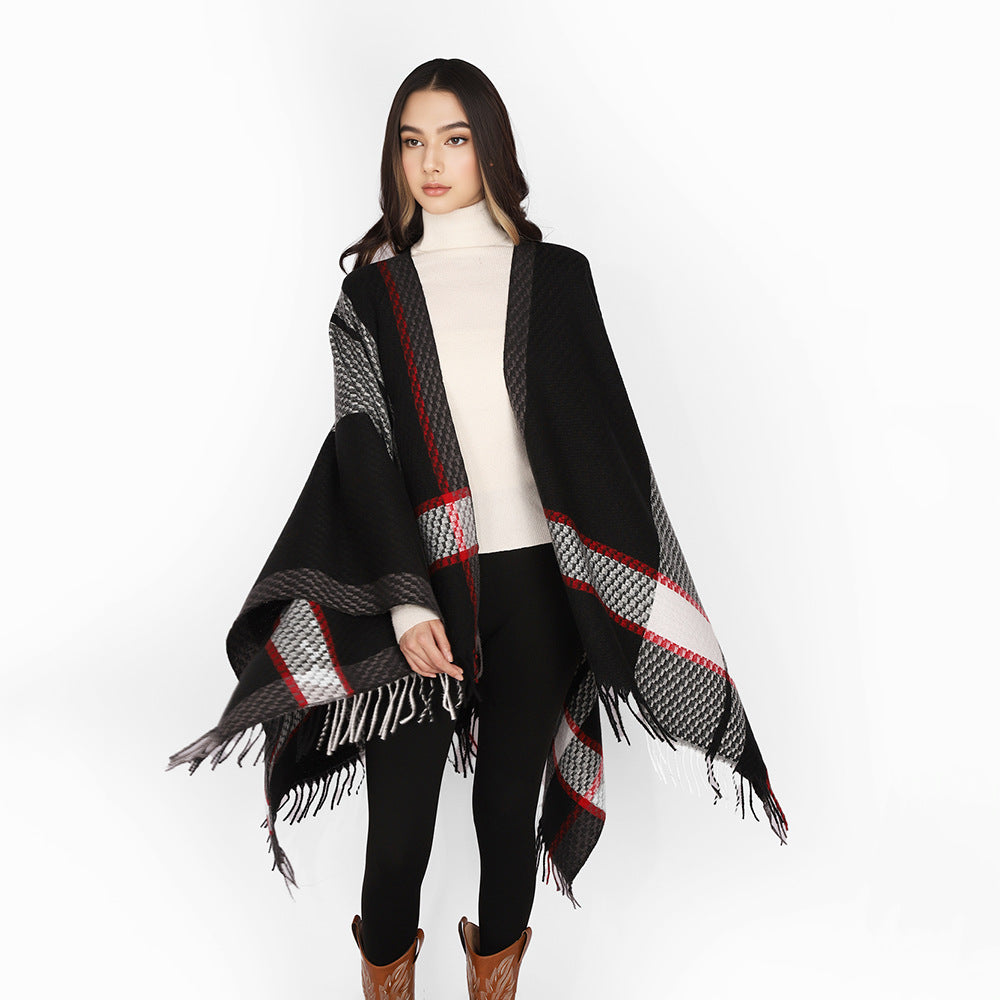 Women's Oversize Cape Poncho made of Wool Blend with Checkered Pattern and Fringe Hem Mune Fashion