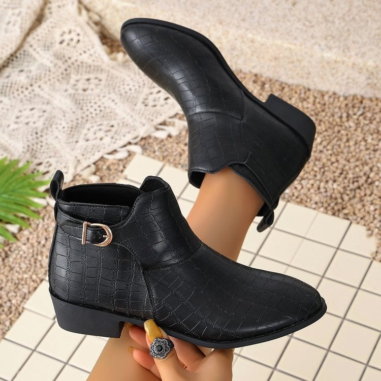 Ladies' western-inspired ankle boots with pointed toe and decorative metal buckle Mune Fashion