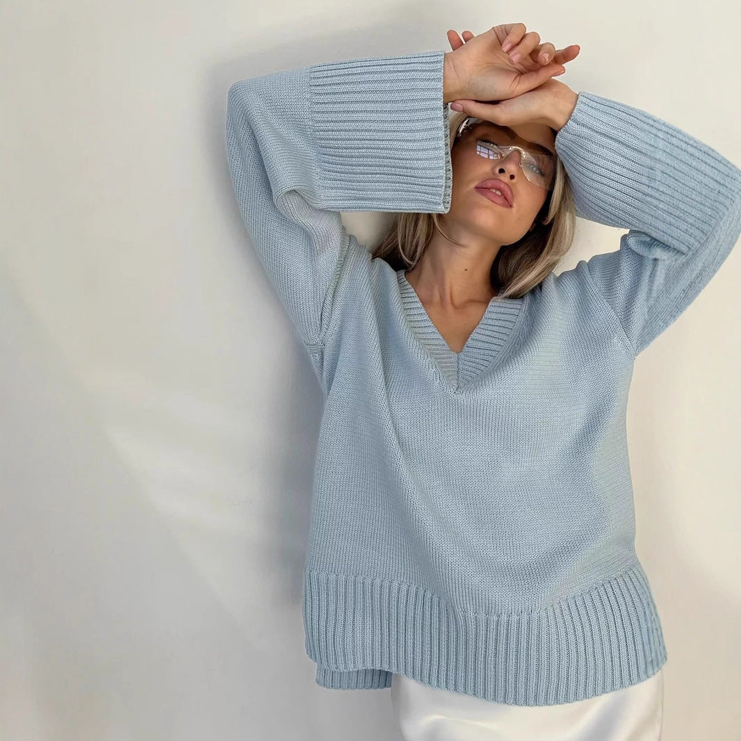 Women’s oversized fine knit sweater with deep V-neckline, ribbed cuffs and loose silhouette Mune Fashion
