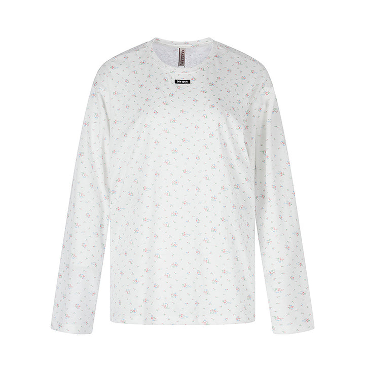 Women's long-sleeve shirt with delicate floral print and round neckline Mune Fashion