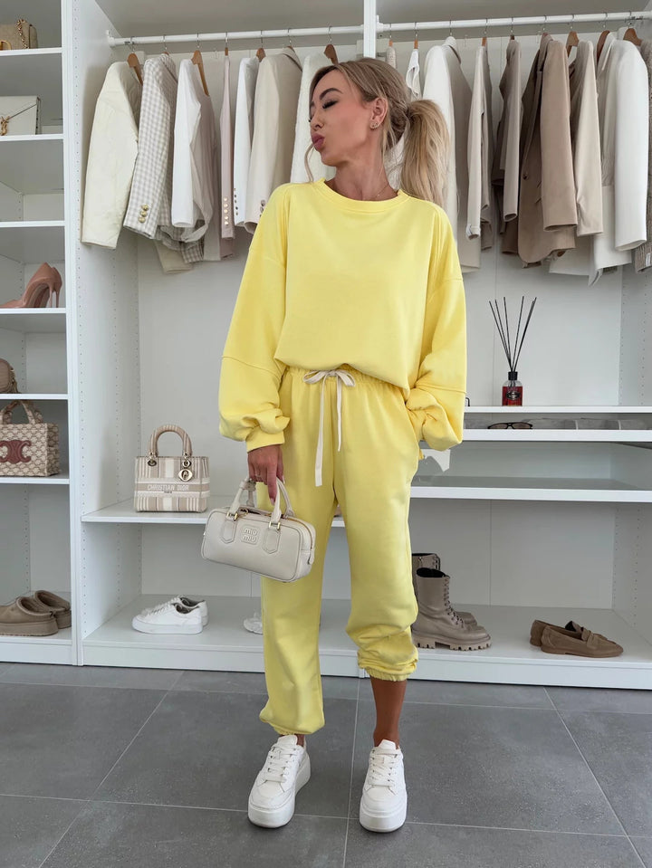 Women Oversized Loungewear Set made of soft brushed sweat with drawstring joggers and relaxed pullover Mune Fashion