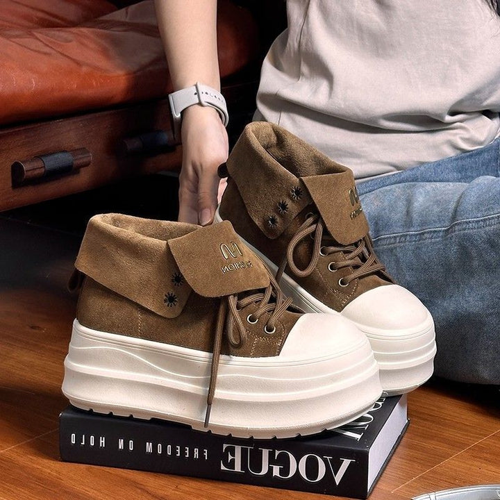 Ladies platform sneaker with fashionable cuff and comfortable sole Mune Fashion