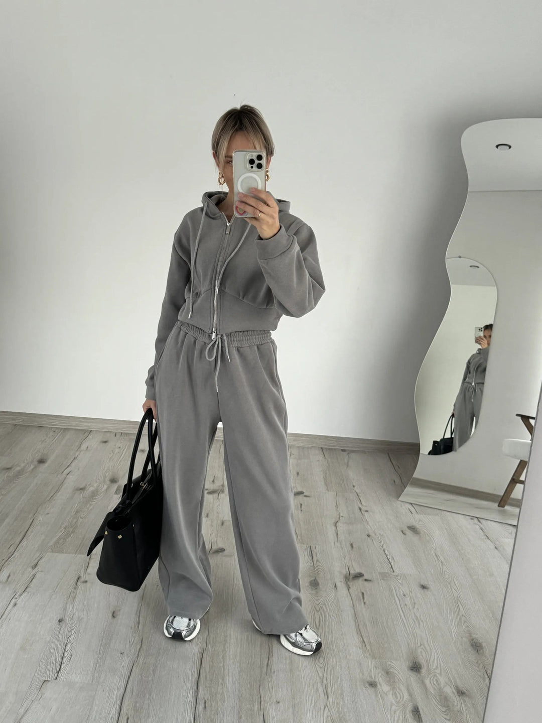 Women's Short Zip Hoodie with Drawstring Waist and Wide Palazzo Jogging Pants Mune Fashion