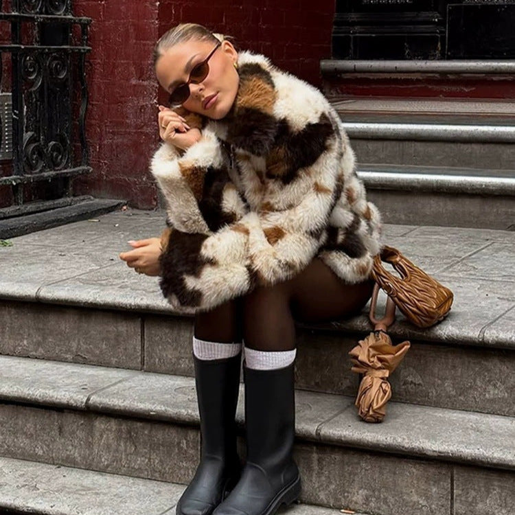 Women's Short Patchwork Faux Fur Jacket with Zipper and Boxy Silhouette Mune Fashion