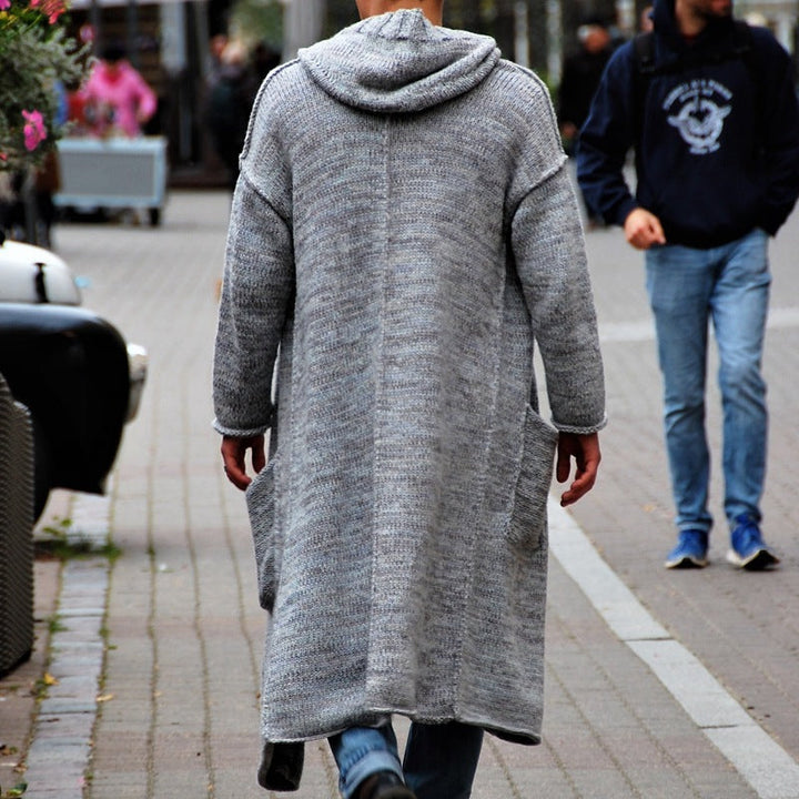 Men's Long Knit Coat with Modern Design and Casual Details Mune