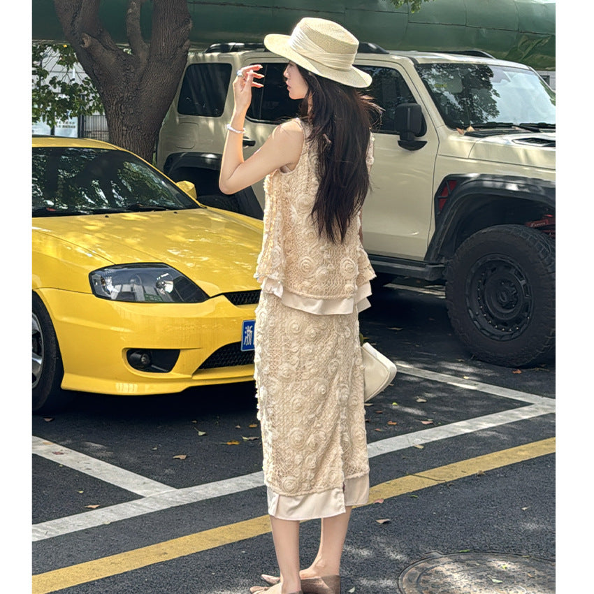 Women's lace midi skirt with floral crochet lace and opaque lining Mune Fashion