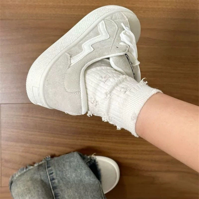 Women's fashionable sneakers with comfortable cushioning and breathable upper material Mune Fashion