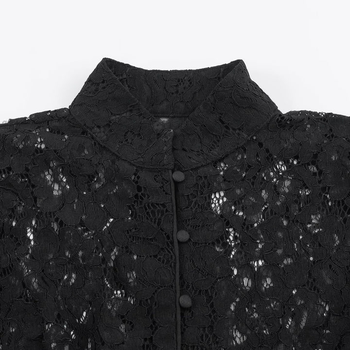 Ladies short-cut transparent lace blouse with stand-up collar, fabric button placket and gathered puff sleeves Mune Fashion